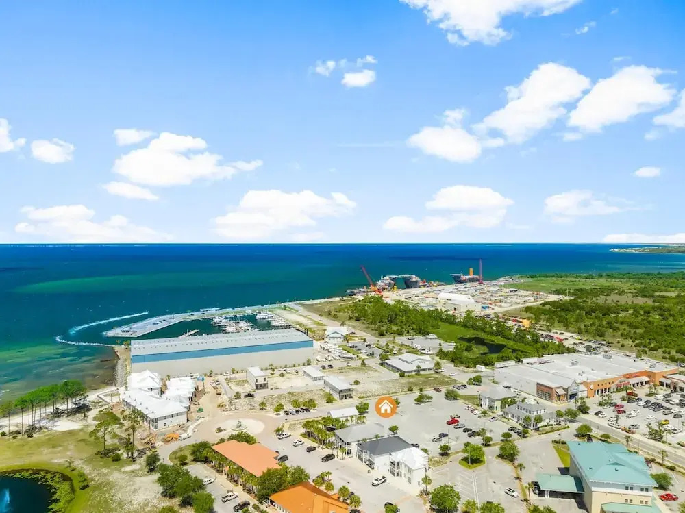 Pet Friendly Beach House - Marina View