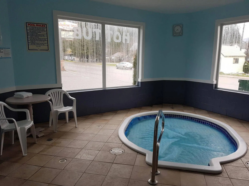 Alpine Inn & Suites
