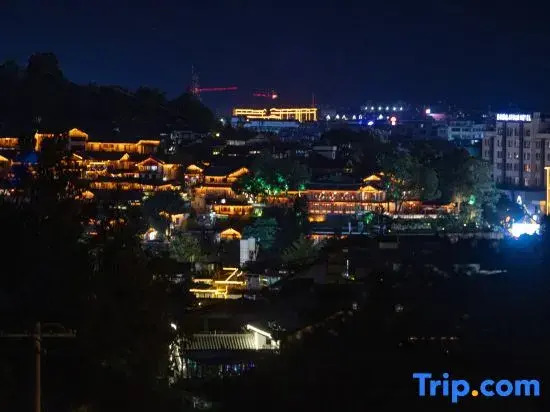 Qipan Cloud Residence Designer View Homestay