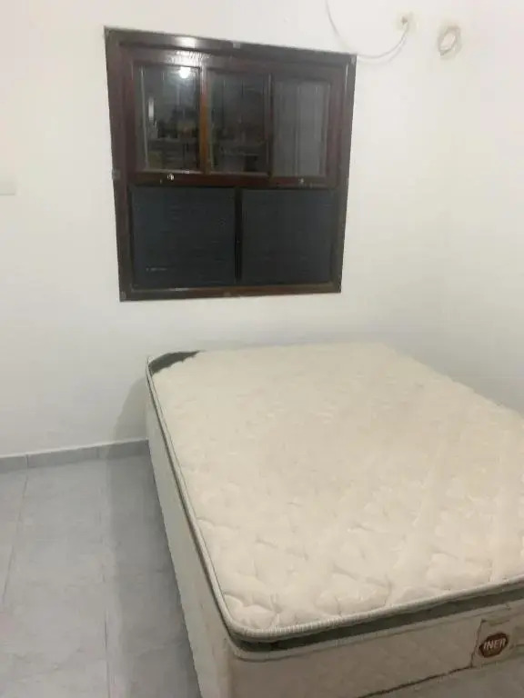 Casa c churrasq a 650 metros do mar em Bertioga SP