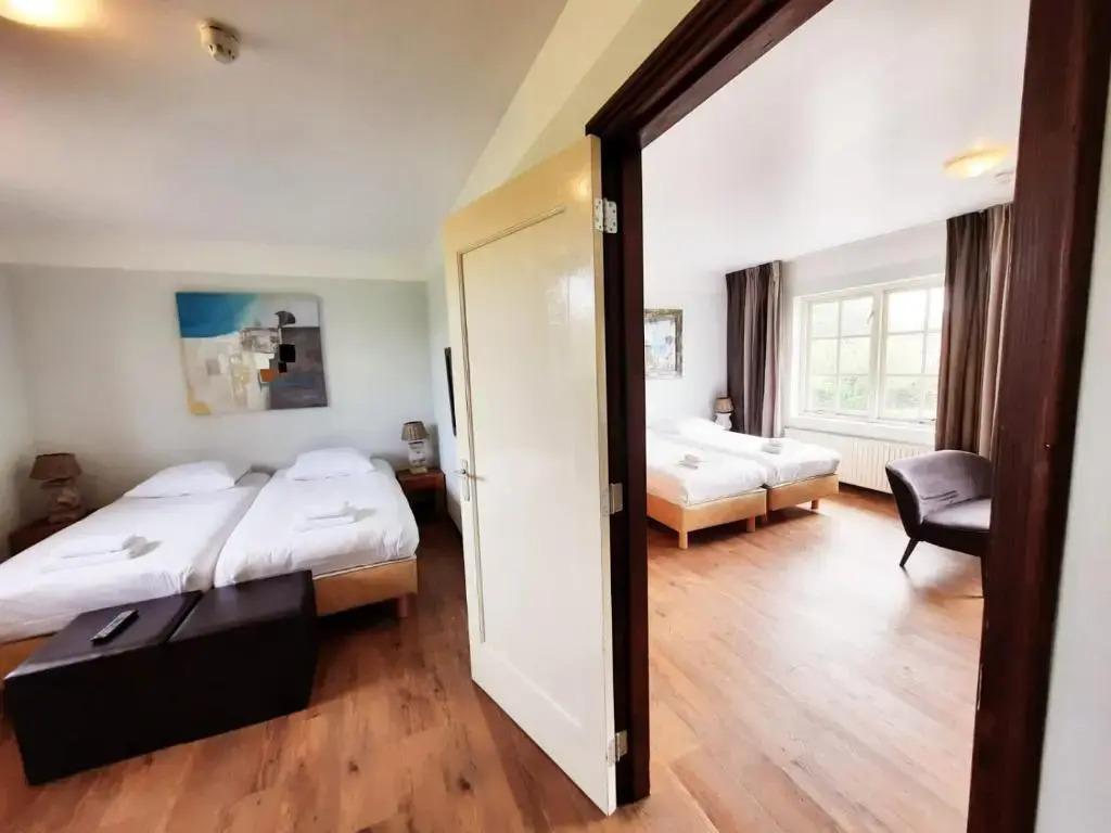 Strandhotel Dennenbos