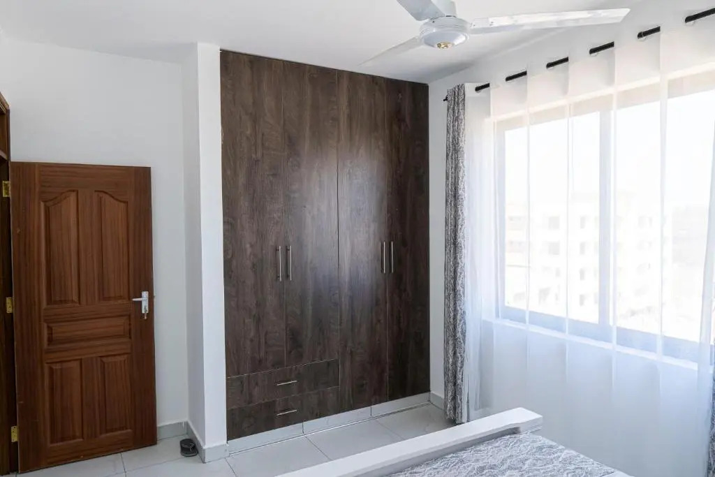 Light House- 1 BR- 43 inch Smart TV- Hot Shower