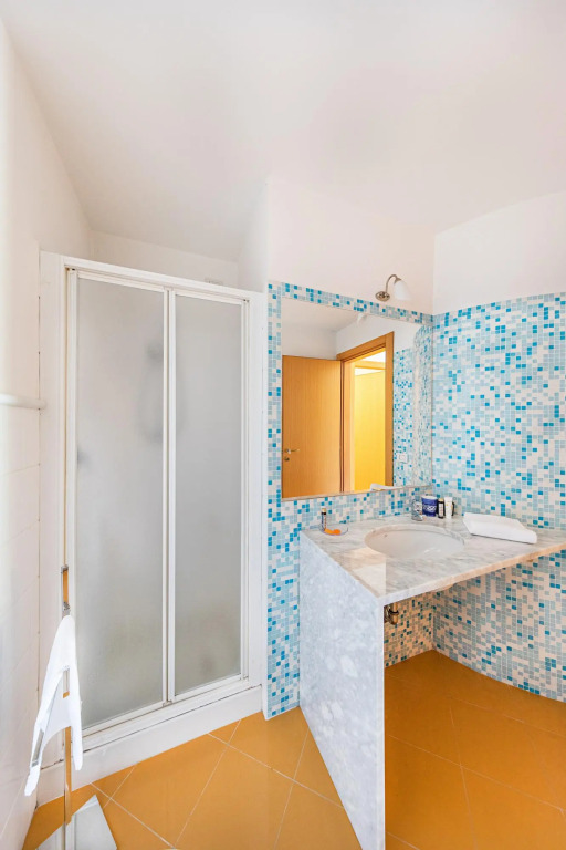 Villa Vittoria con Piscina e Vista Lago by Wonderful Italy