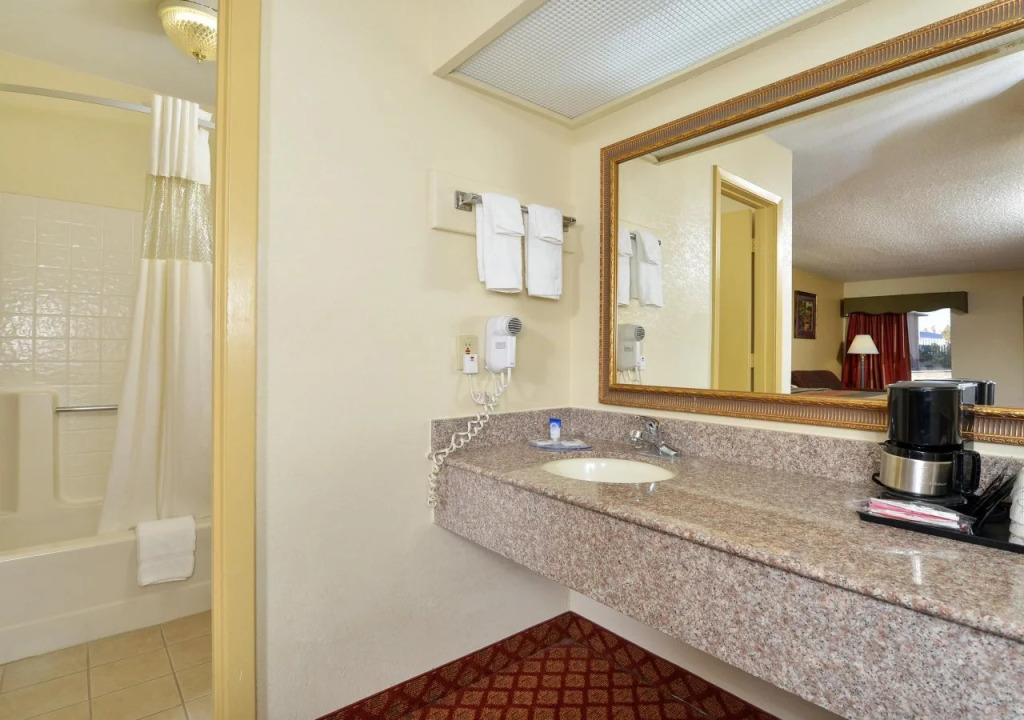 Americas Best Value Inn - Brookhaven