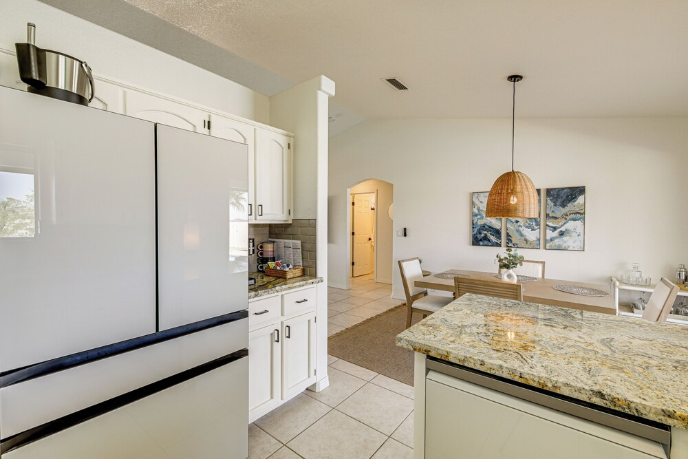 NEW Listing! Havasu Sunscape & Getaway w/ Views!