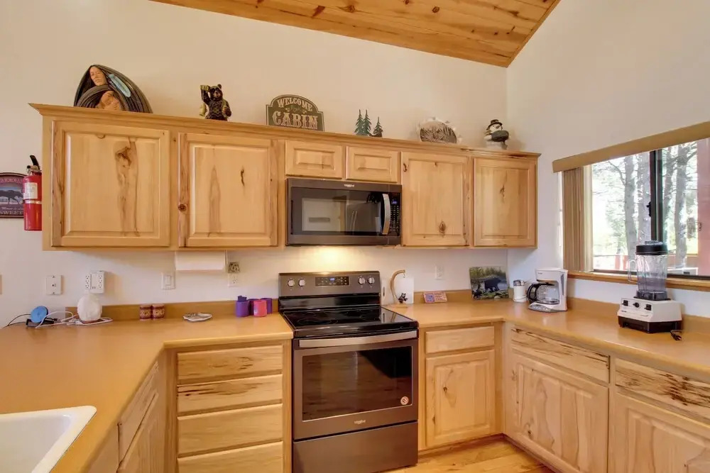 Scenic Deck + Horse Corral: Pinetop-lakeside Cabin