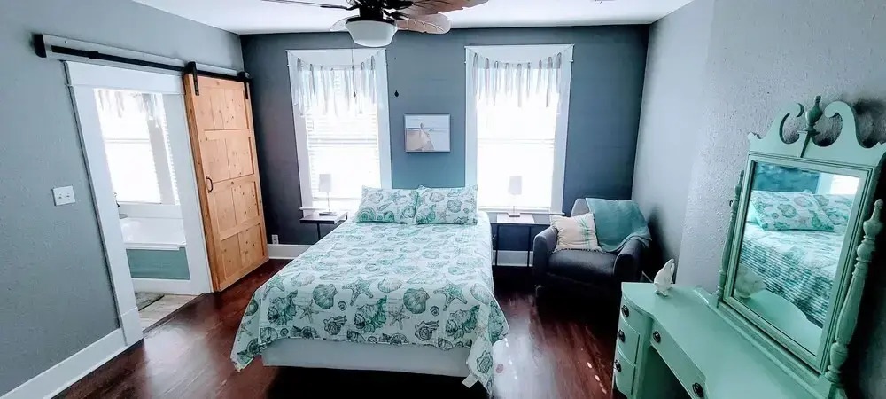 Seaglass 4 Bedroom Home by Redawning