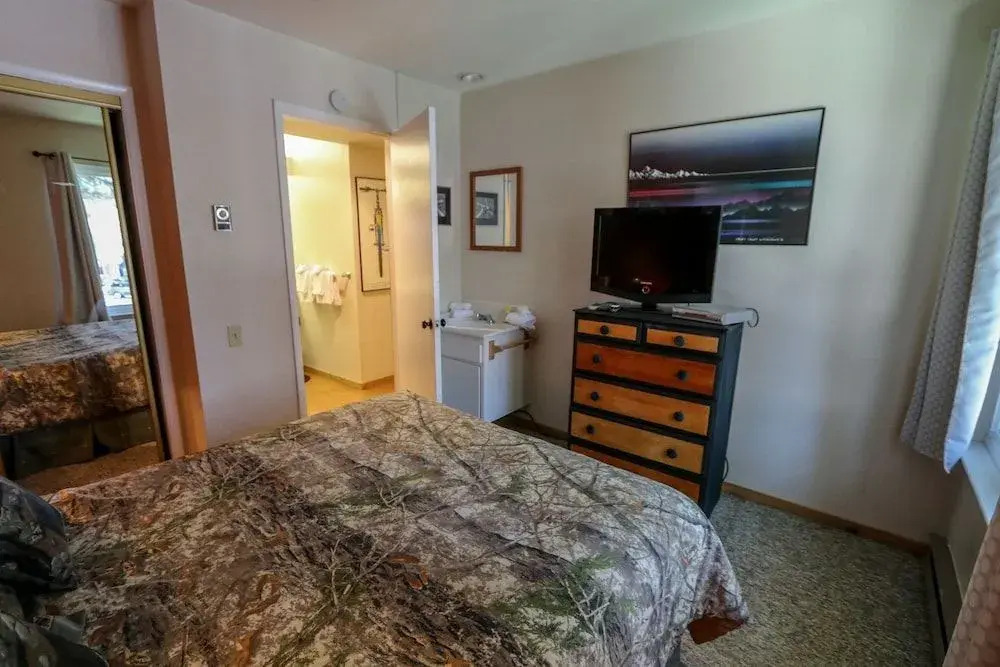 Horizons 4 120 Great Complex Amenities, On The Shuttle Route, Walk To Shops and Restaurants by RedAwning
