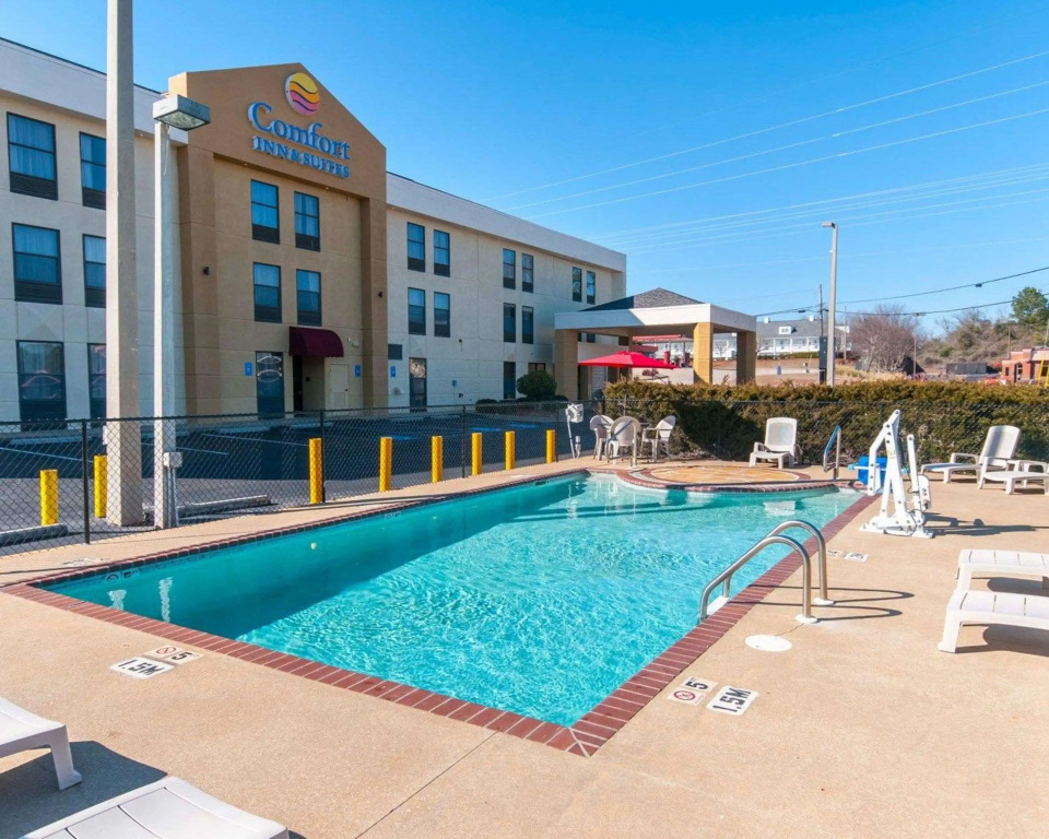 Comfort Inn & Suites LaGrange East