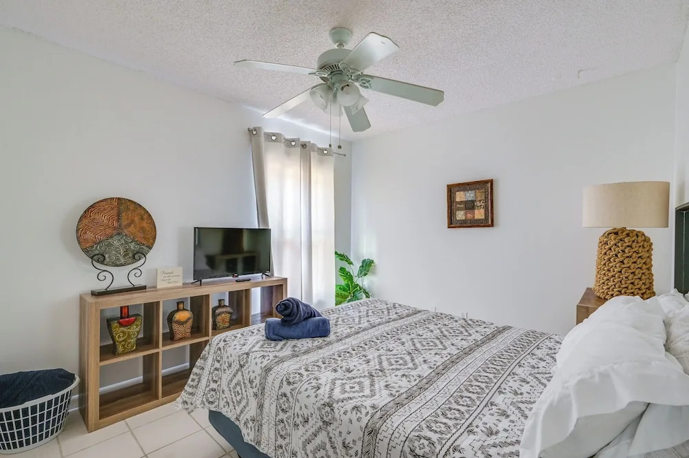 Contemporary Lutz Home: Private Pool, Pet Friendly