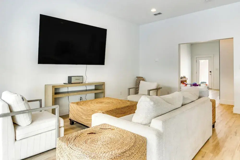 1 Block to Beach: South Padre Island Paradise!