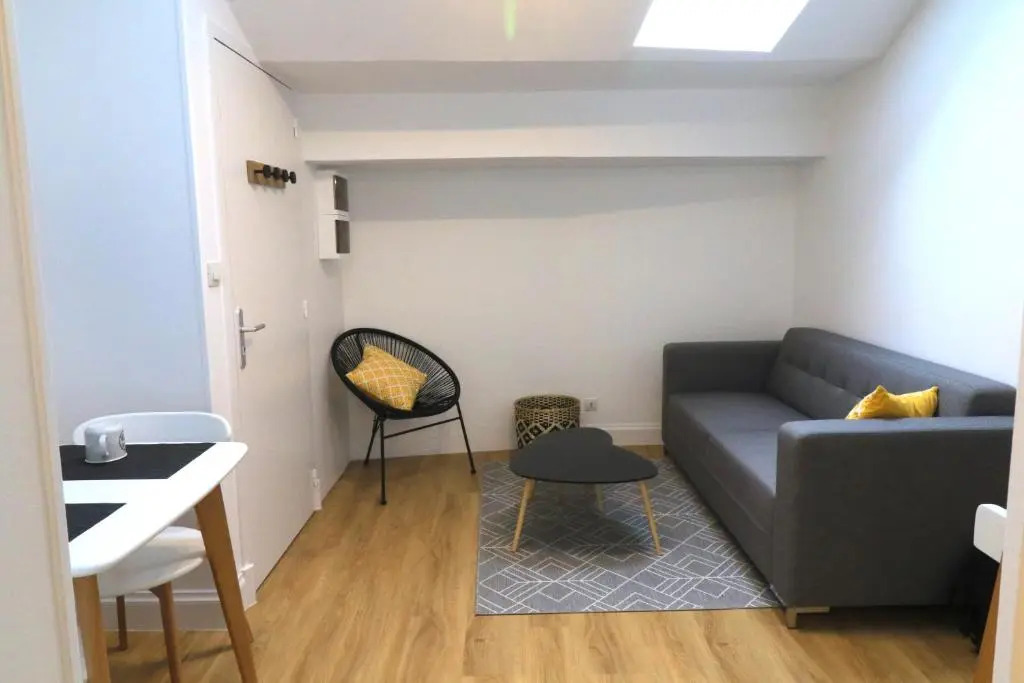 LAuthentique - Situé en face des thermes et tout proche du coeur de ville