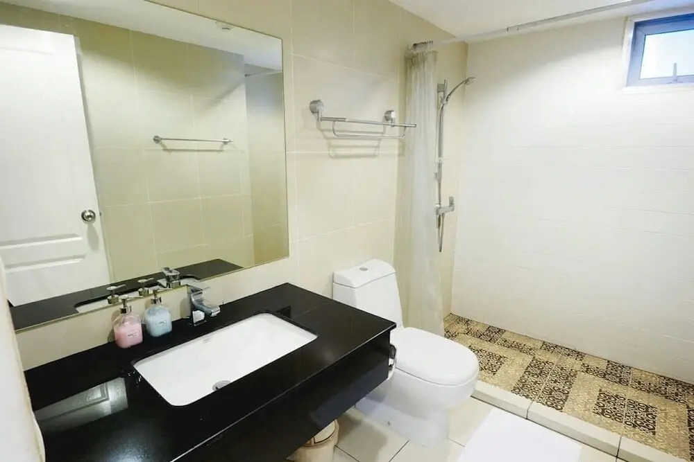 Near MRT Rama 9 Apartment