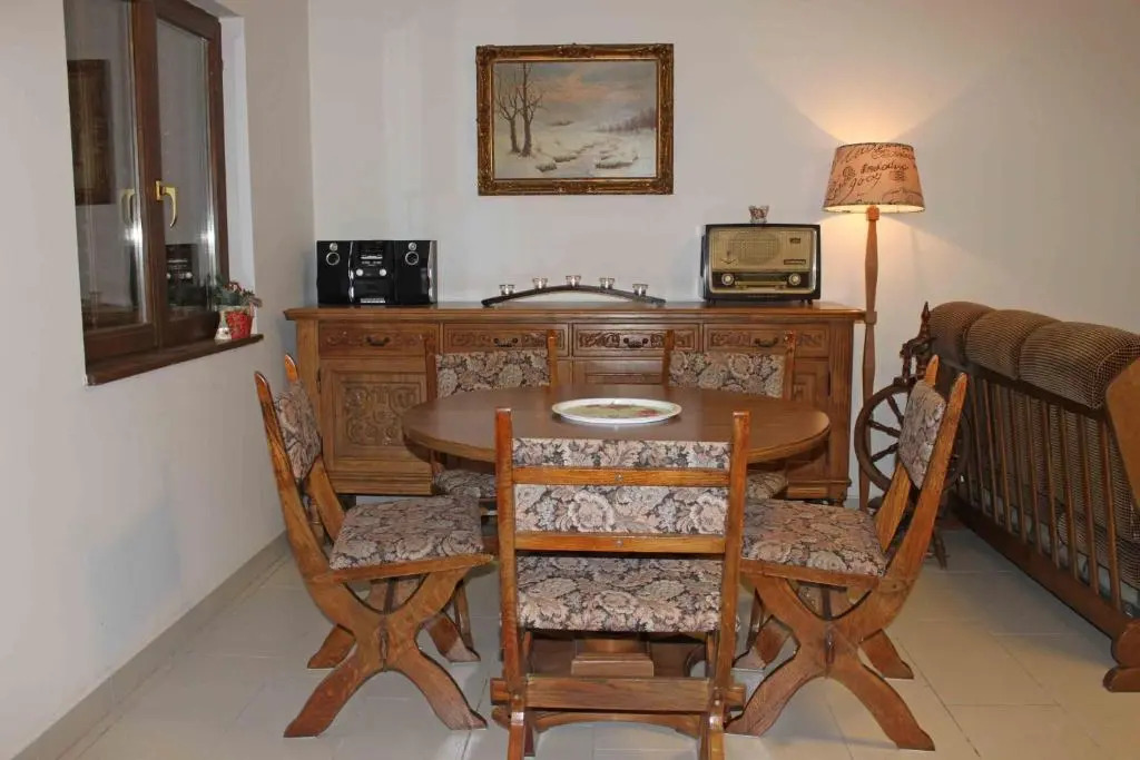 Holiday home Ema