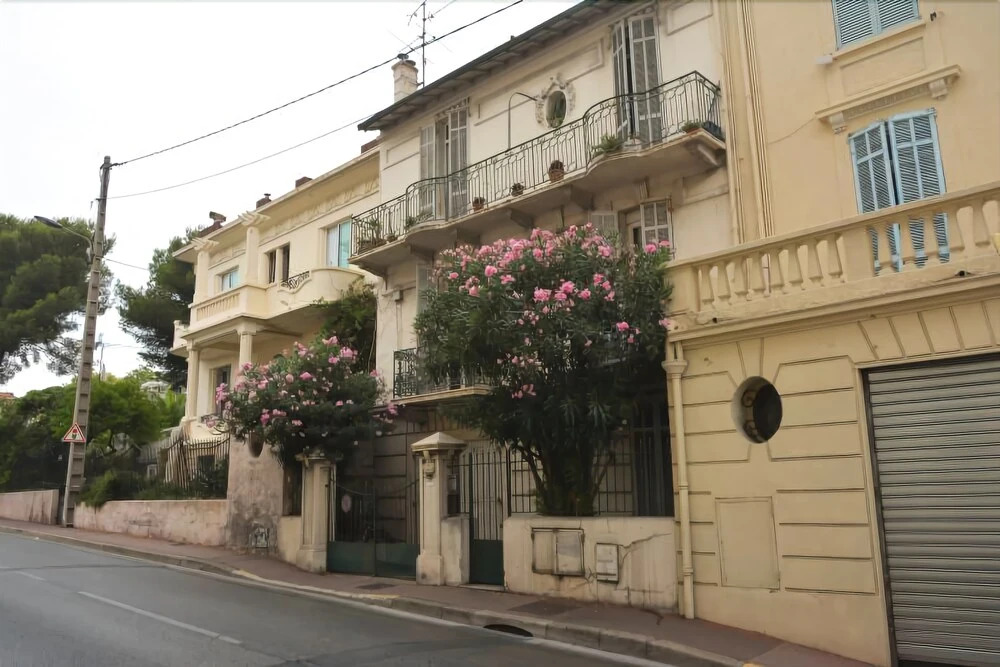 Grasse Two
