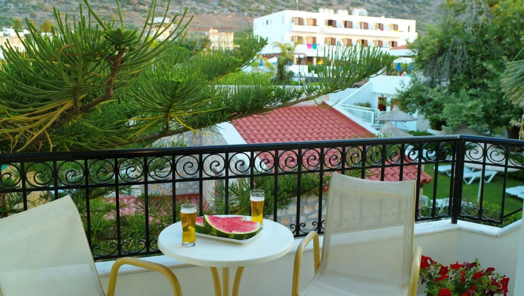 W Suites by Estia ex Camelot