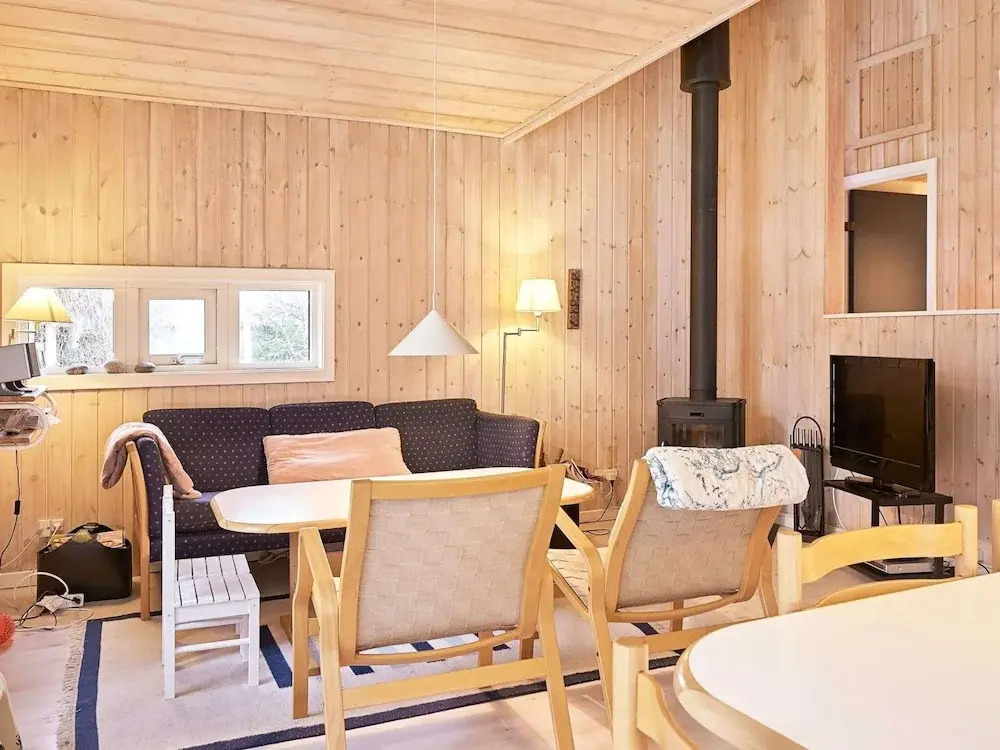 Cozy Holiday Home in Aakirkeby near Beach