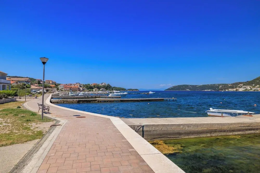 Apartments Darko by the sea