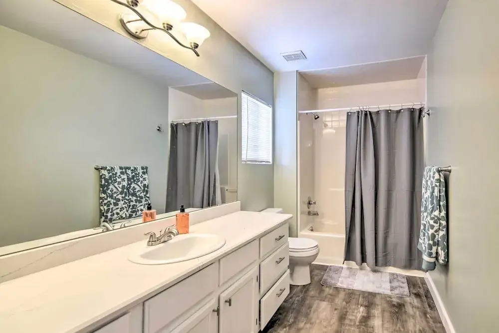 Loveland Duplex w/ Large Yard: 2 Mi to Dtwn