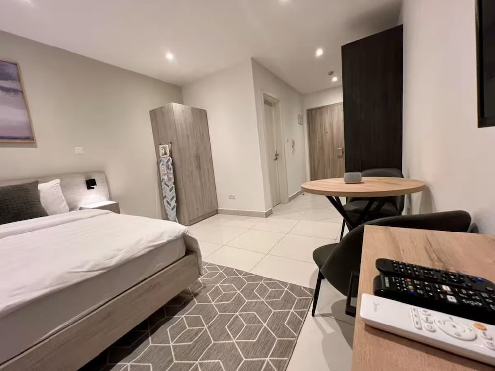 Peravi Suites at Loxwood