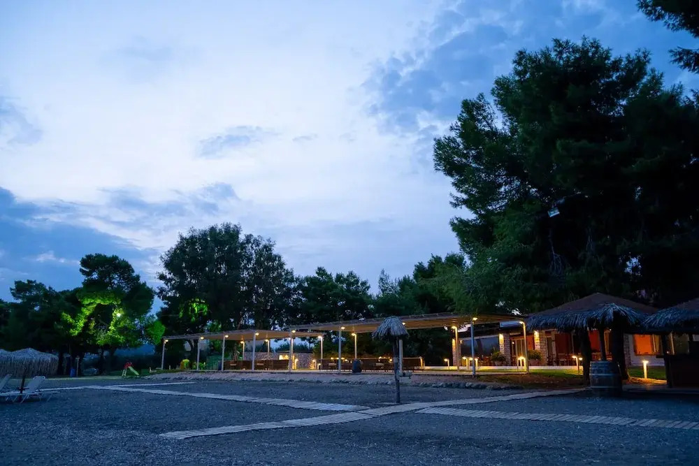 Makis Inn Resort