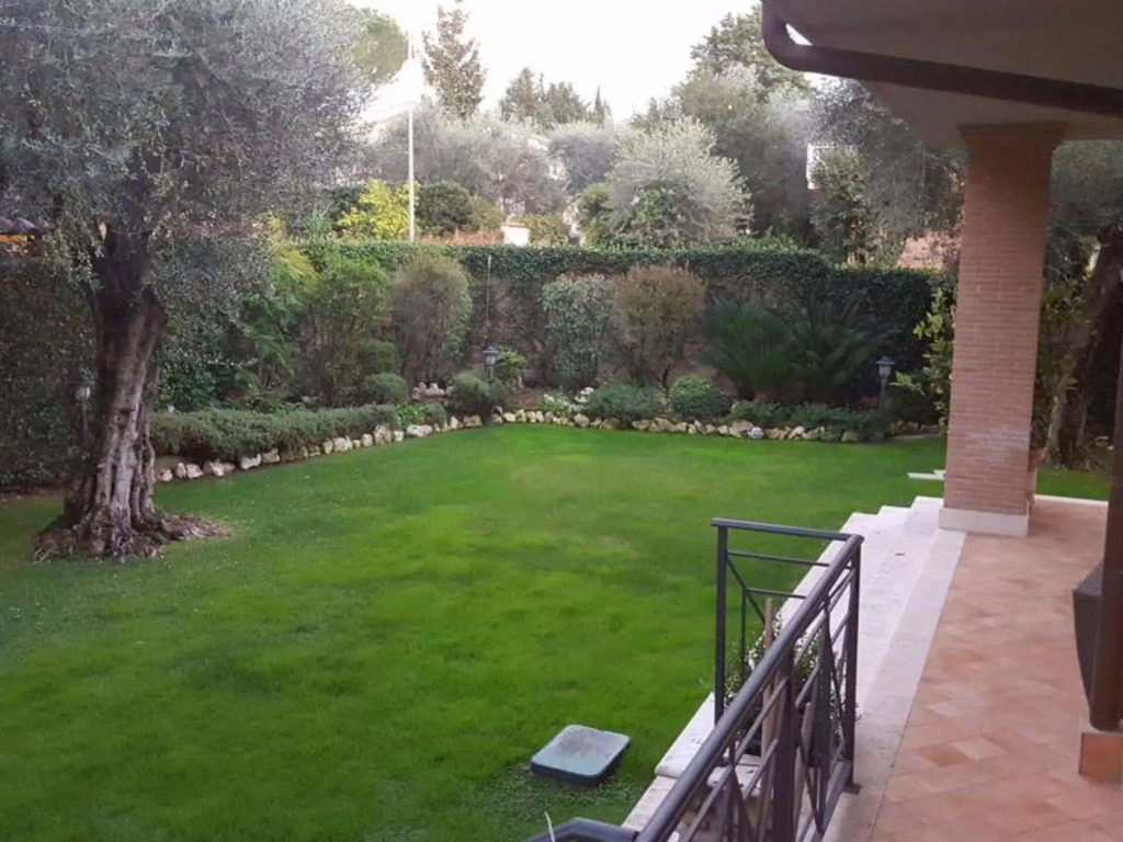 Aurelia Garden Gold B&B
