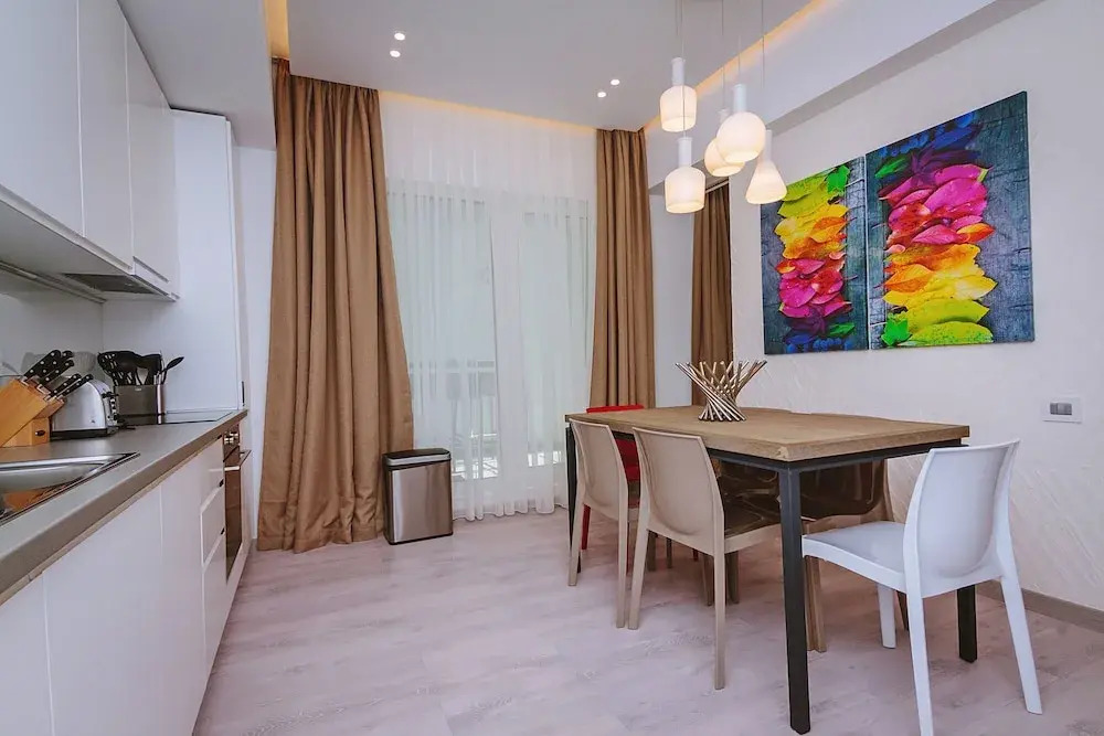 No 6 Apartments