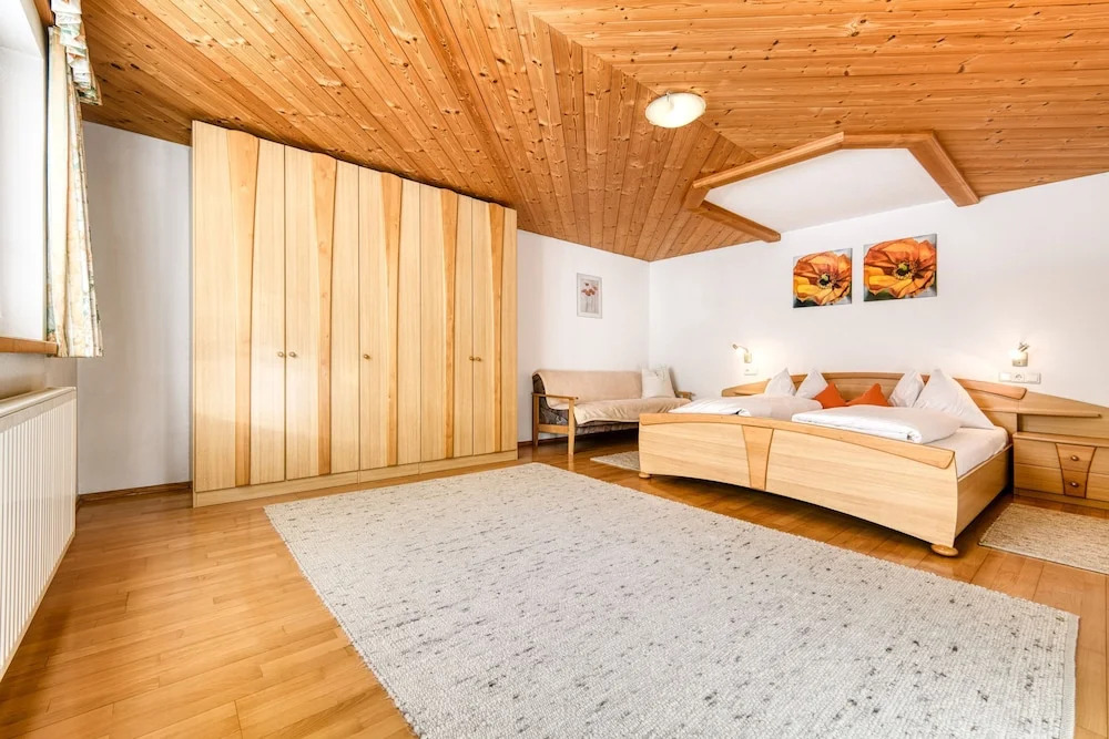 Haus Alvier - 3-zimmer Fewo Rothorn mit Terrasse