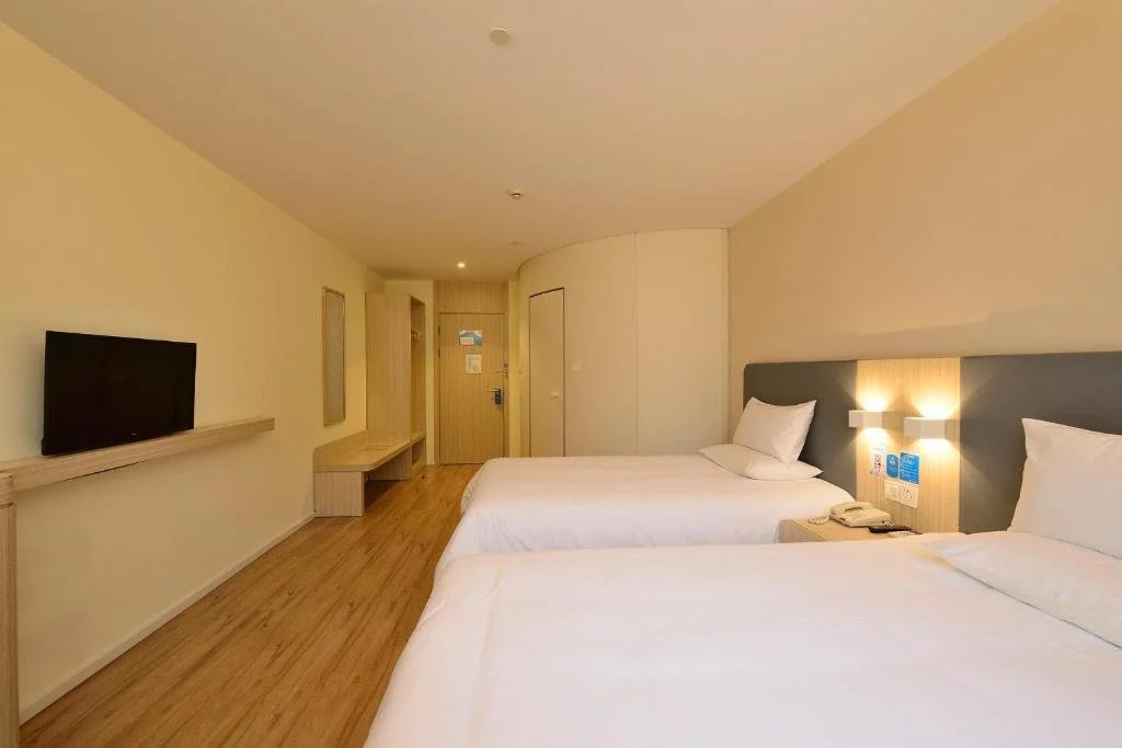 Hanting Hotel Shanghai Zhenping Road Subway Station New Branch