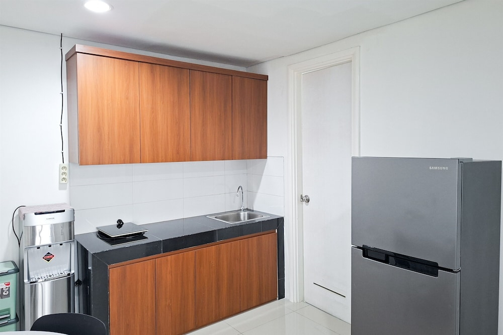 Comfy White 2Br For 3 Pax At Tuscany Residence
