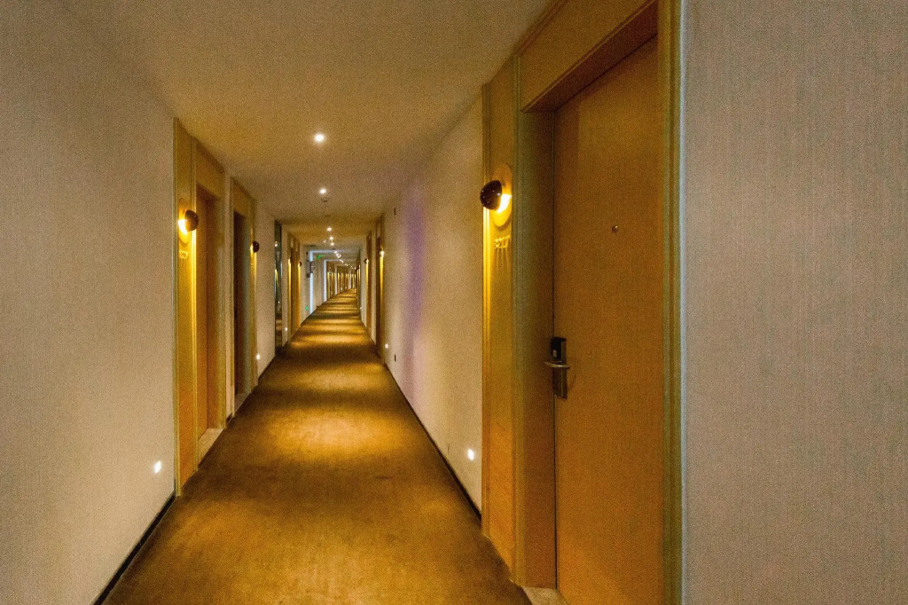 IU Hotel Suzhou Dusu Lake Moon bay Subway Station