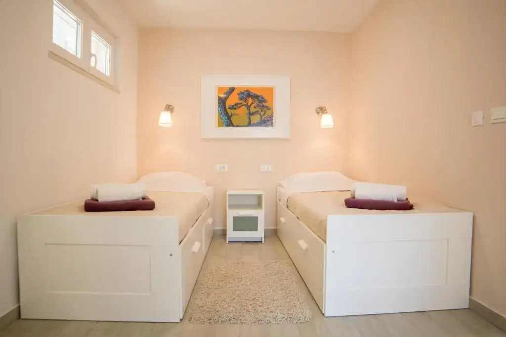 Zara Apartments