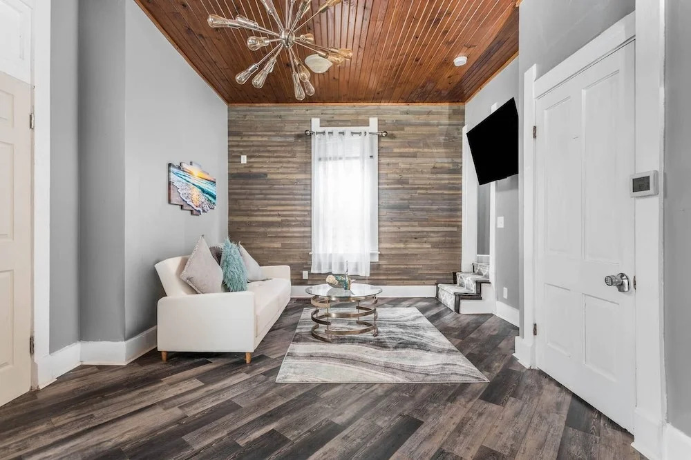 Modern 3 Bedroom House in Fountain Square