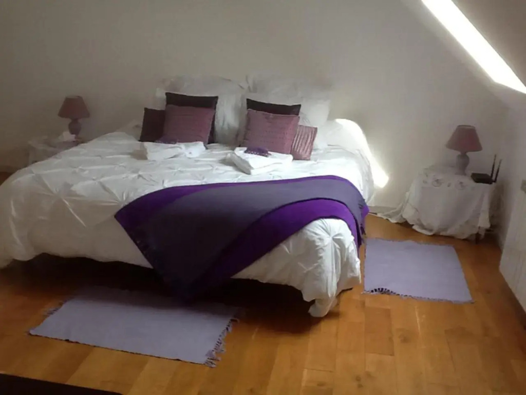 Captivating 2-Bed House with log burner in Kerien