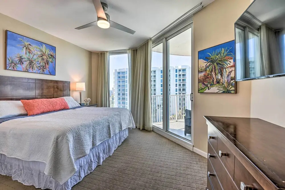 Modern Resort Condo With Balcony - Walk to Beach!