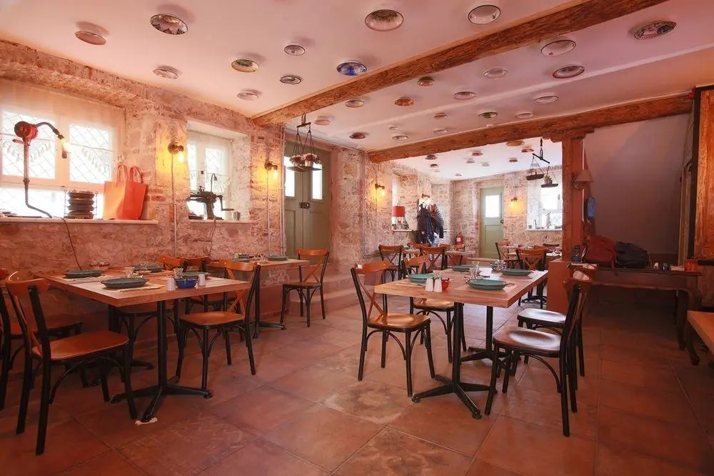 Podemos Otel