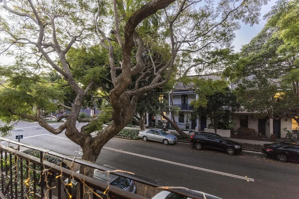 Redfern 2 Bedroom 2 Bathroom Apt With Netflix