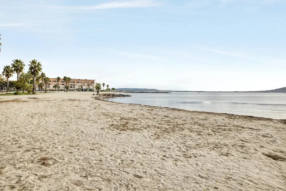 Apartment With 2 Bedrooms in Mèze, With Wonderful sea View, Furnished