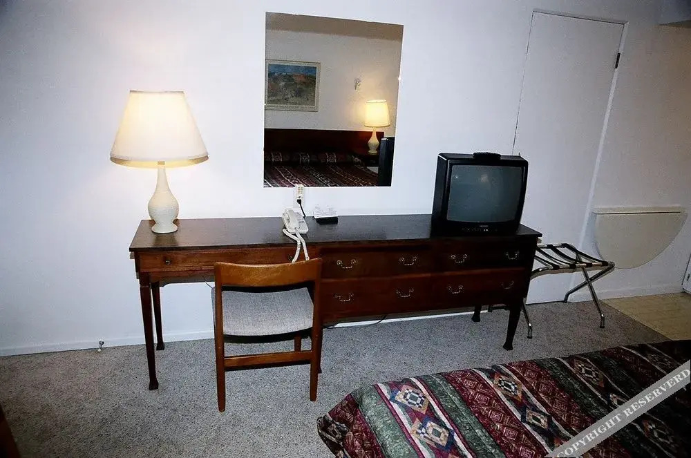 Royal Lodge Motel