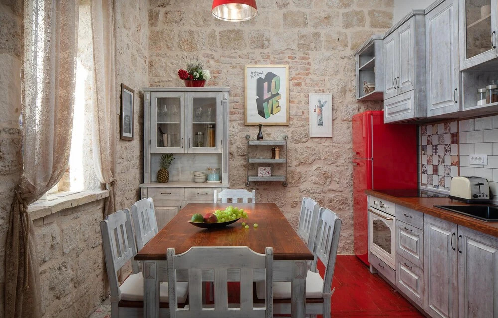 Nice Home in Vis with Hot Tub, WiFi & 2 Bedrooms