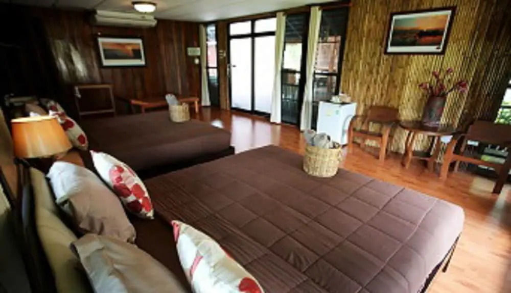 บ้านริมเลปากประ Banrimlay Pakpra