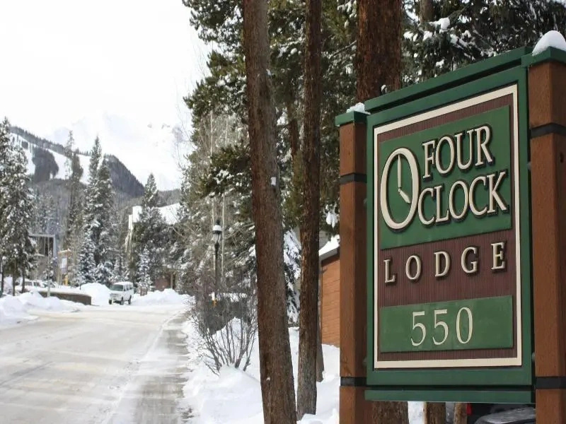 Four Oclock Lodge