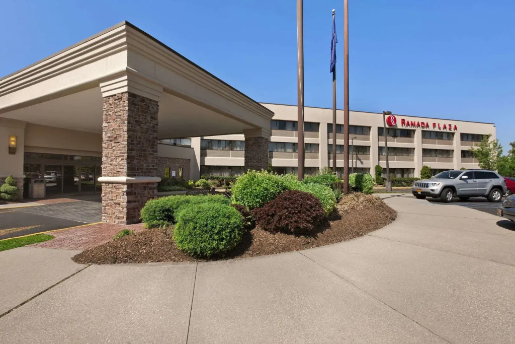 Holiday Inn - Long Island - ISLIP Arpt East by IHG