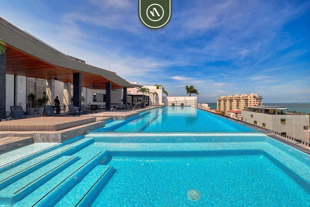 Amazing 1 BR Condo With Terrace - Rooftop Pool