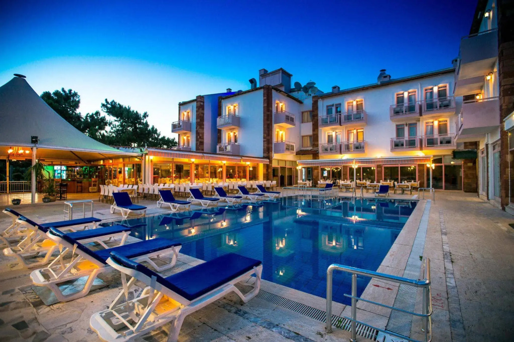 Hanedan Beach Hotel