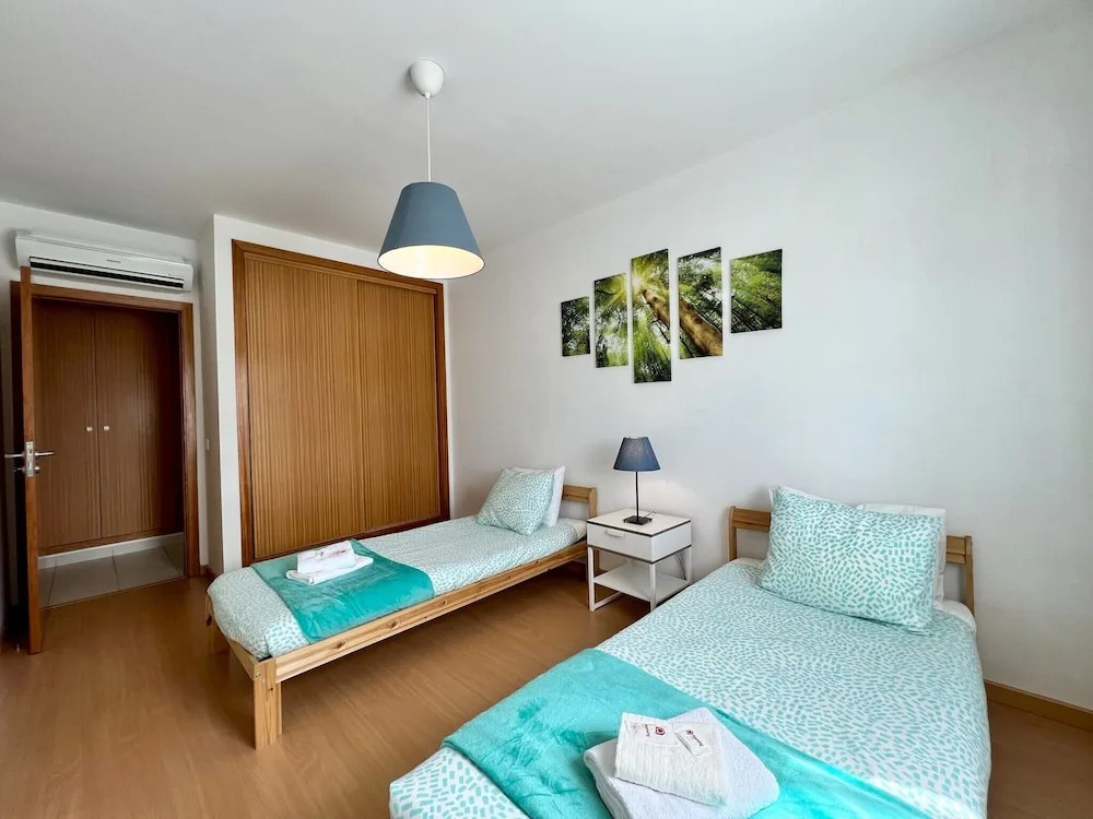 Vila Alcantarilha by MTPhomes