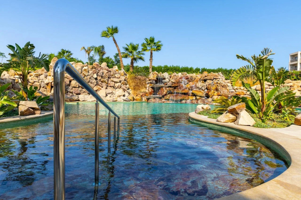 Fort Arabesque Beach Resort