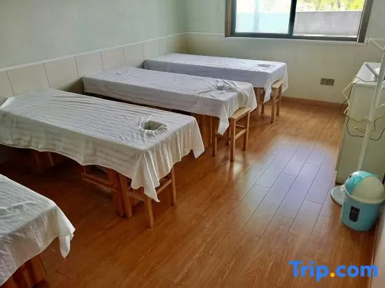 Qingmu Hotel (Yixing High-speed Railway Station)