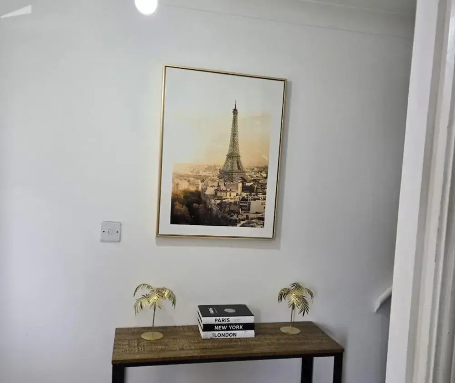 Manchester Blissful Retreat - 3-bedroom House