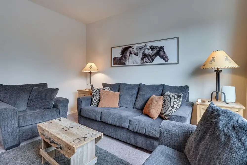 Charming Redmond Townhome w/ Resort Amenities